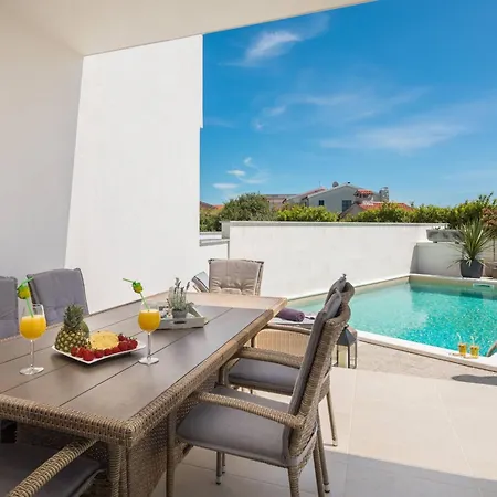 Ferienhaus Mit Privatpool Fuer 7 Personen Ca- 119 M² In Jadrija- Dalmatien - Gespanscha By Interhome