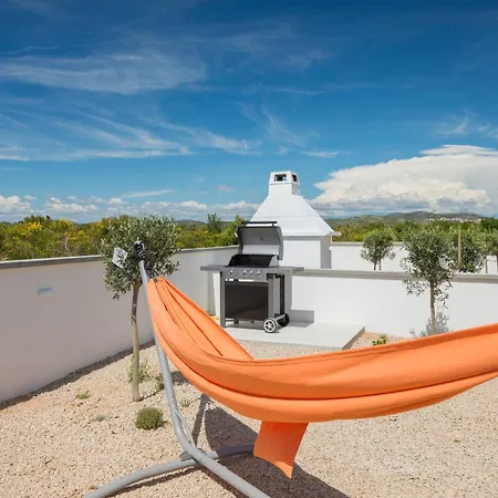 Mit Privatpool Fuer 7 Personen Ca- 119 M² In Jadrija- Dalmatien - Gespanscha By Interhome *