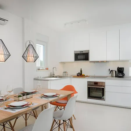 Casa vacanze Mit Privatpool Fuer 7 Personen Ca- 119 M² In Jadrija- Dalmatien - Gespanscha By Interhome *