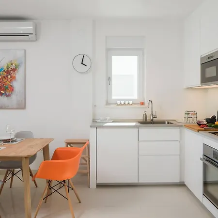 Casa vacanze Mit Privatpool Fuer 7 Personen Ca- 119 M² In Jadrija- Dalmatien - Gespanscha By Interhome