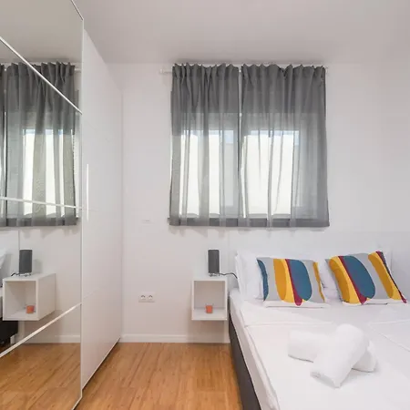 Holiday Home Mit Privatpool Fuer 7 Personen Ca- 119 M² In Jadrija- Dalmatien - Gespanscha By Interhome Casa vacanze