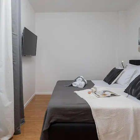 Casa vacanze Mit Privatpool Fuer 7 Personen Ca- 119 M² In Jadrija- Dalmatien - Gespanscha By Interhome