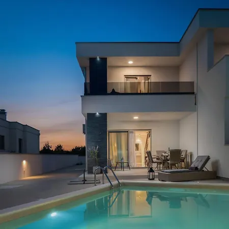 Mit Privatpool Fuer 7 Personen Ca- 119 M² In Jadrija- Dalmatien - Gespanscha By Interhome Casa vacanze