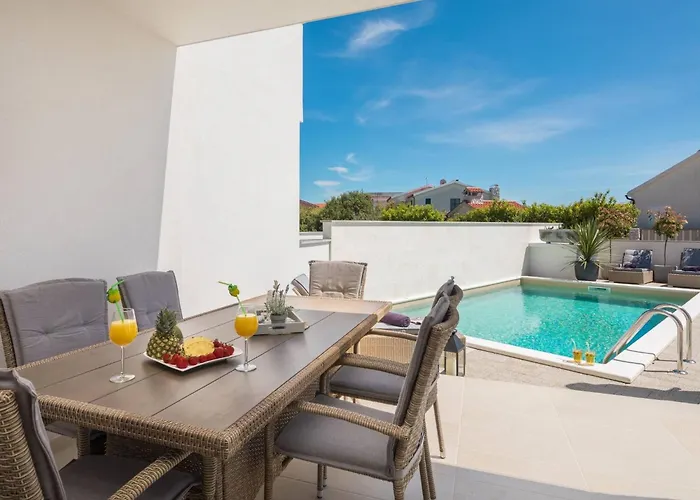 Casa vacanze Holiday Home Mit Privatpool Fuer 7 Personen Ca- 119 M² In Jadrija- Dalmatien - Gespanscha By Interhome