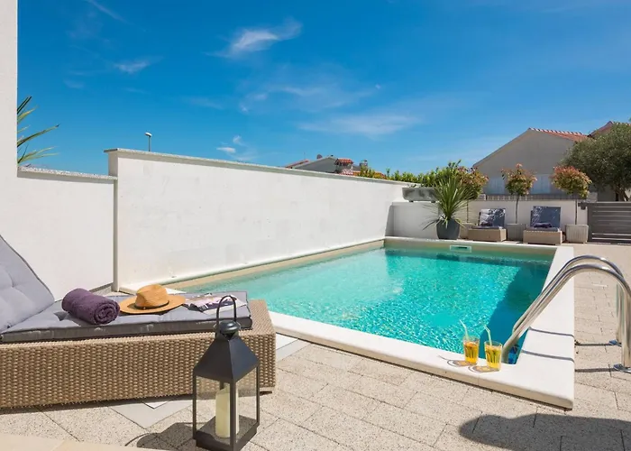 Ferienhaus Mit Privatpool Fuer 7 Personen Ca- 119 M² In Jadrija- Dalmatien - Gespanscha By Interhome *