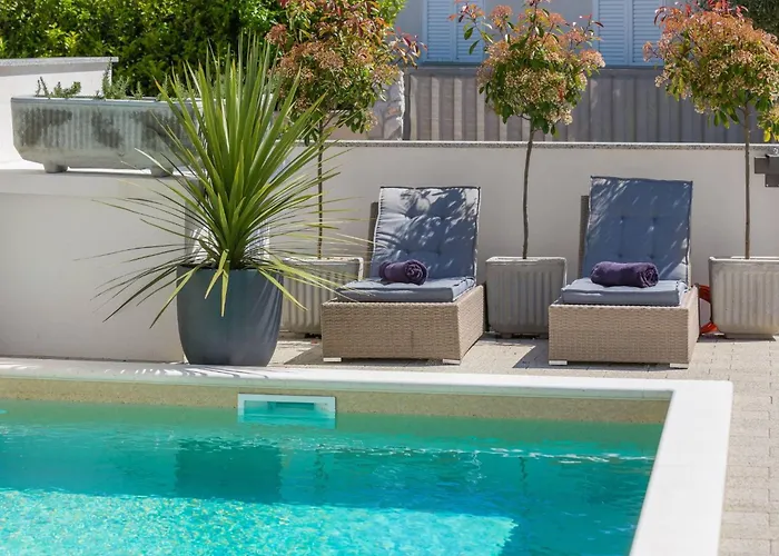 Mit Privatpool Fuer 7 Personen Ca- 119 M² In Jadrija- Dalmatien - Gespanscha By Interhome Jadrija