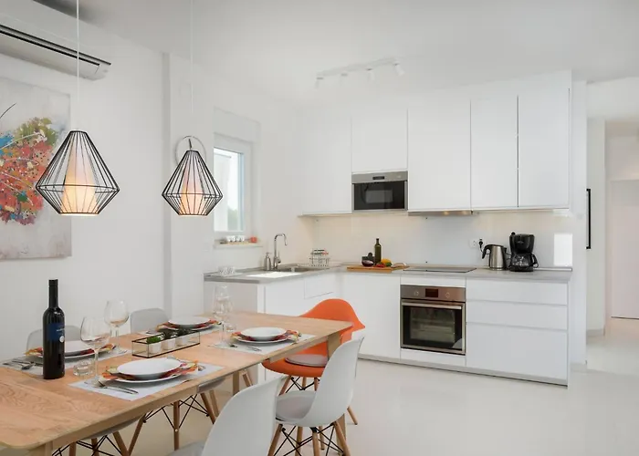 Casa vacanze Holiday Home Mit Privatpool Fuer 7 Personen Ca- 119 M² In Jadrija- Dalmatien - Gespanscha By Interhome *