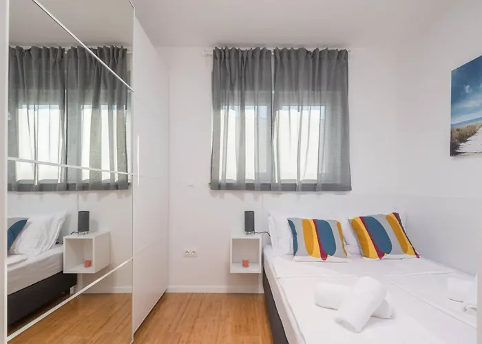 Mit Privatpool Fuer 7 Personen Ca- 119 M² In Jadrija- Dalmatien - Gespanscha By Interhome Ferienhaus