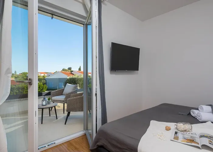 Casa vacanze Holiday Home Mit Privatpool Fuer 7 Personen Ca- 119 M² In Jadrija- Dalmatien - Gespanscha By Interhome