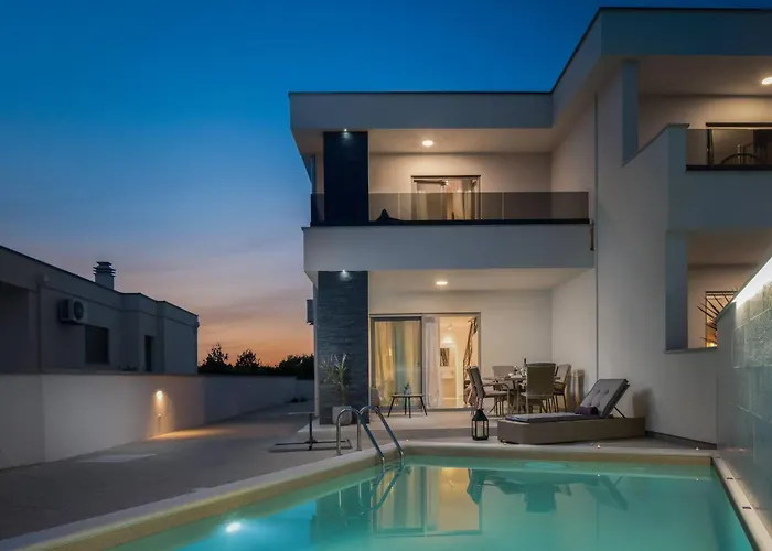 Mit Privatpool Fuer 7 Personen Ca- 119 M² In Jadrija- Dalmatien - Gespanscha By Interhome Ferienhaus