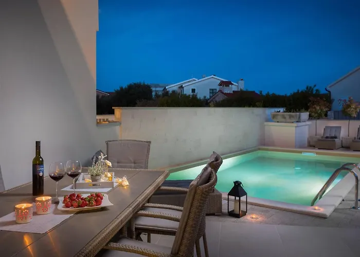 Mit Privatpool Fuer 7 Personen Ca- 119 M² In Jadrija- Dalmatien - Gespanscha By Interhome