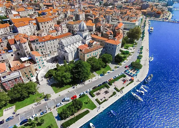 Holiday Home Mit Privatpool Fuer 7 Personen Ca- 119 M² In Jadrija- Dalmatien - Gespanscha By Interhome * Jadrija